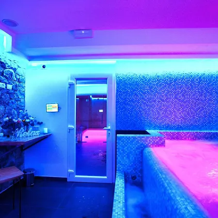 Casa Con Piscina Jacuzzi Ac Wifi E Biciclette Elettriche Apartment *