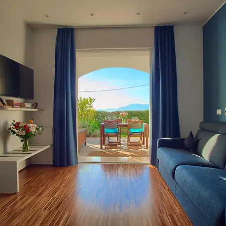 Apartment Casa Con Piscina Jacuzzi Ac Wifi E Biciclette Elettriche *