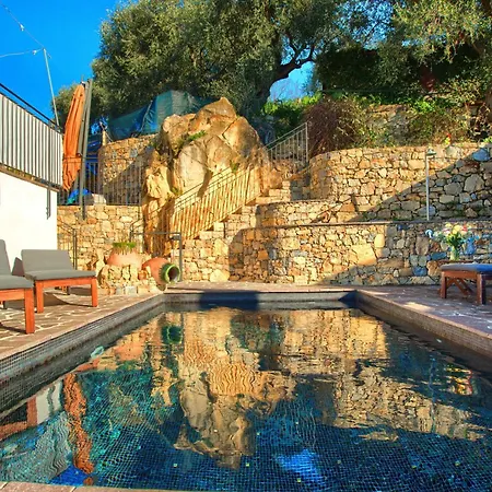 Apartment Casa Con Piscina Jacuzzi Ac Wifi E Biciclette Elettriche *