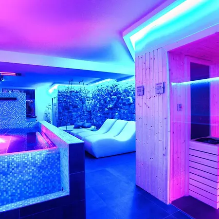 Casa Con Piscina Jacuzzi Ac Wifi E Biciclette Elettriche Apartamento